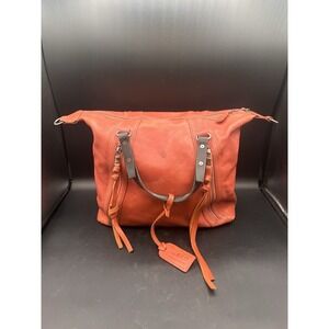 Old Trend Modern Vintage Mossy Creek Peach Leather Crossbody Handbag